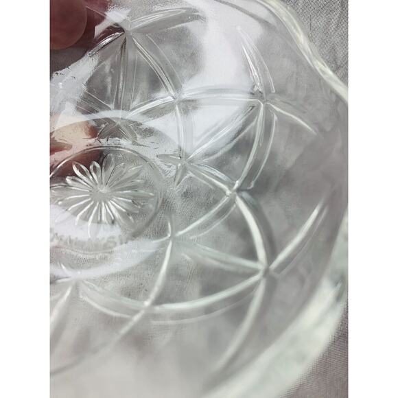 Vintage Small Bowl KIG Malaysia Clear round 4" Scalloped Mini Cut Glass Burst - Picture 4 of 6